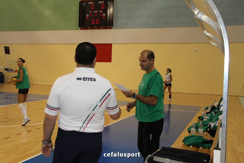 111030 volley 034_tn.jpg